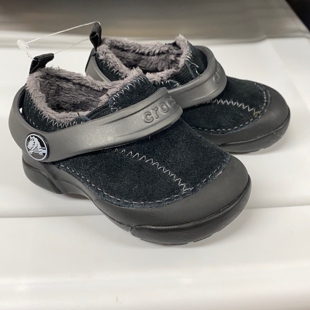 Crocs Lined Leather Sandals NWOT